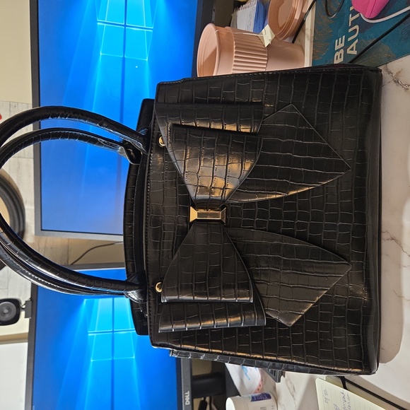 Handbag - Picture 1 of 3